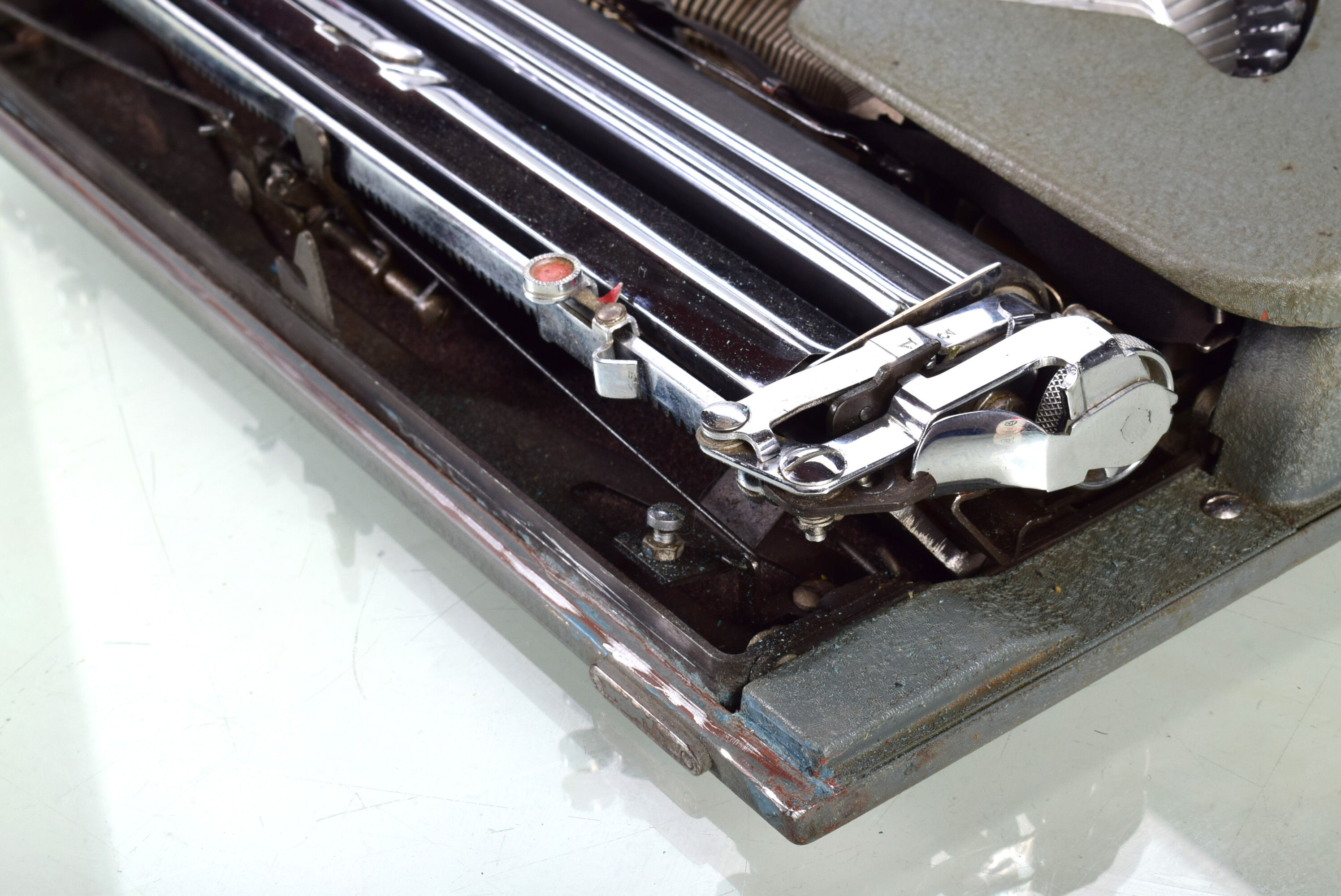 ROOY portable typewriter