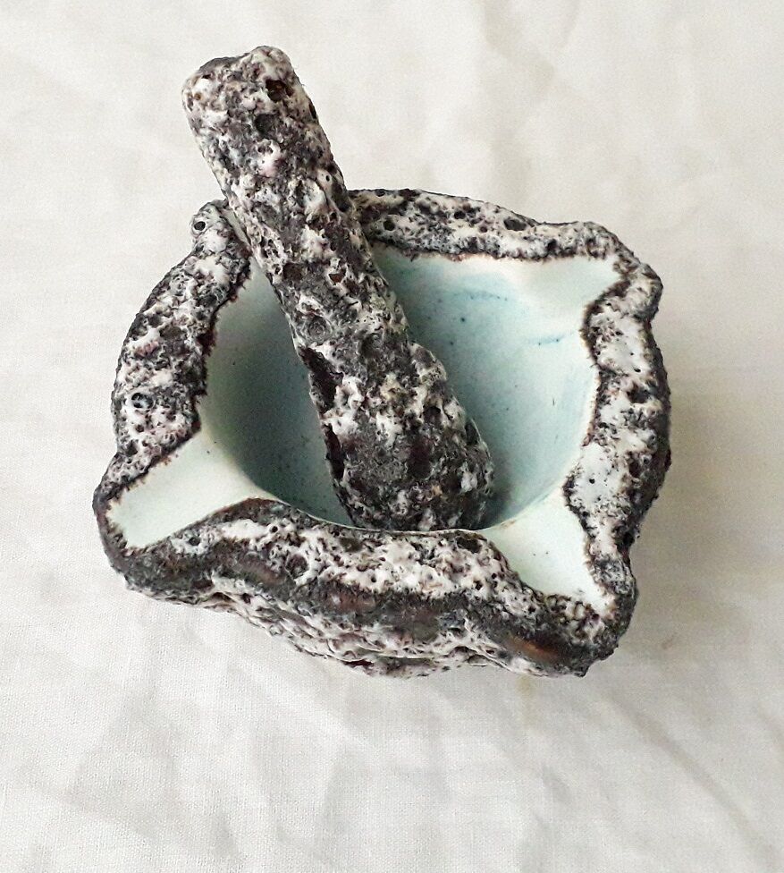 Ceramic mortar fat lava
