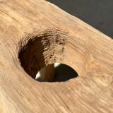 Side table in blond teak openwork tray