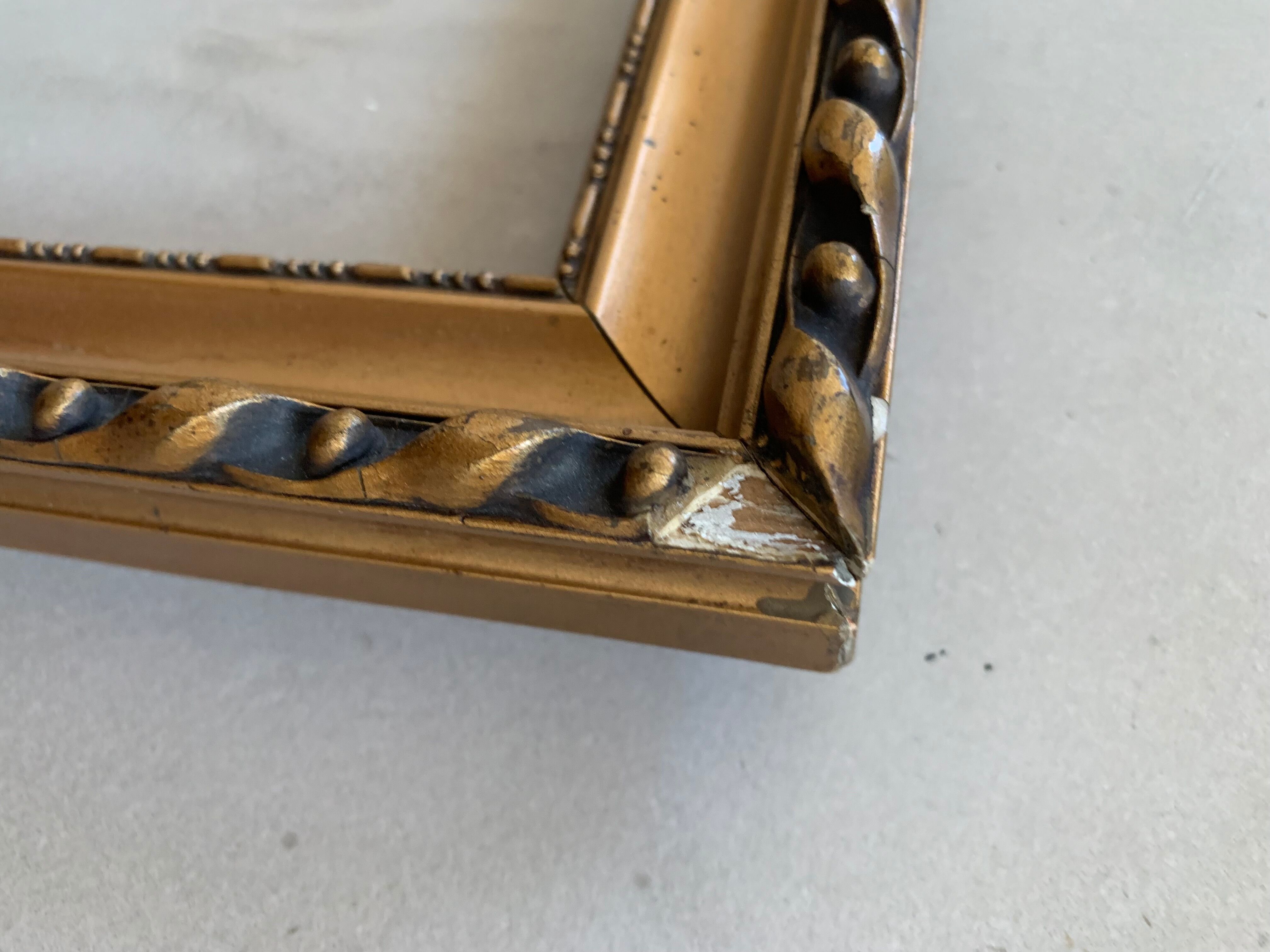 Golden frame 25x30cm