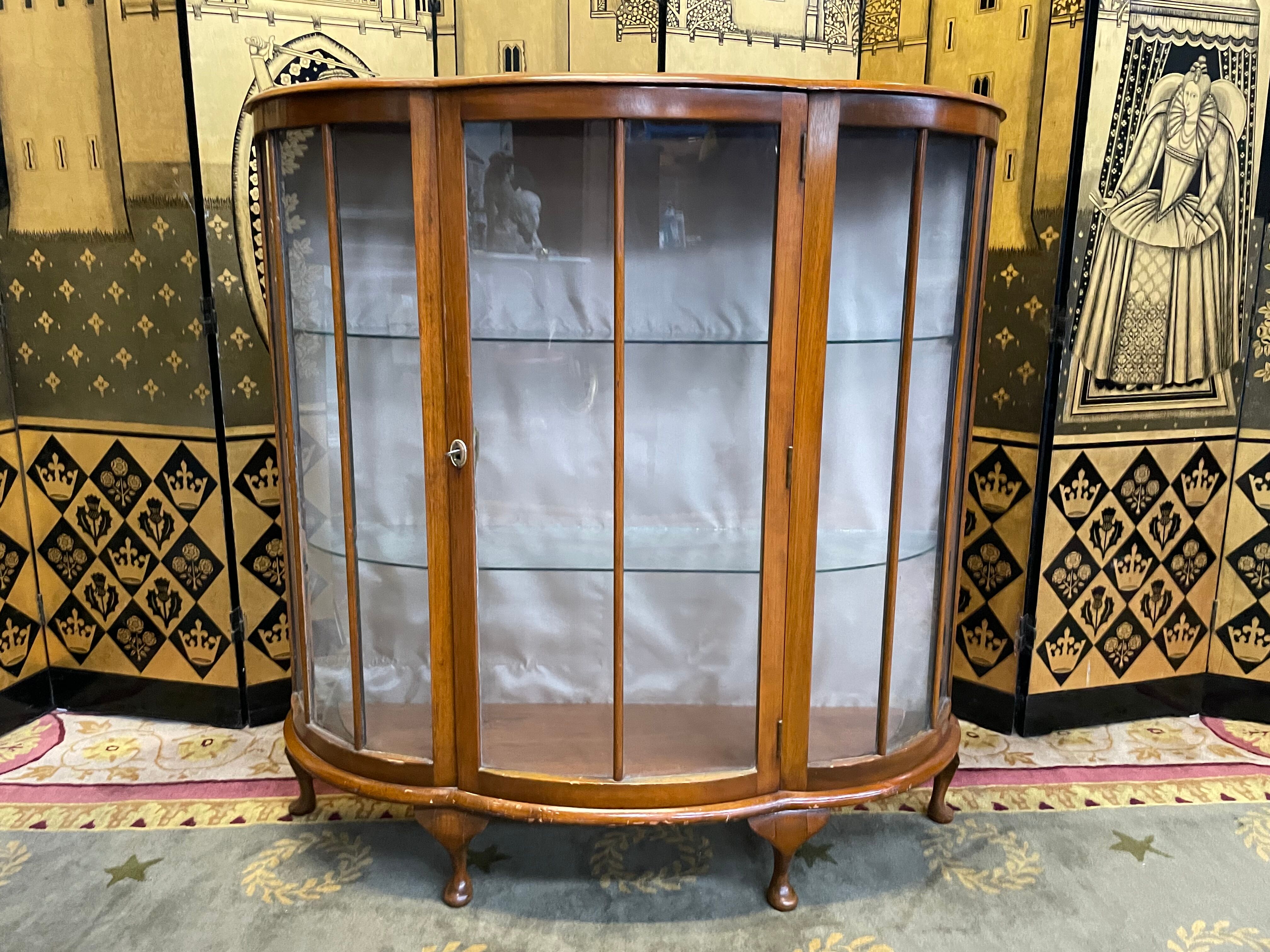 English showcase chippendale