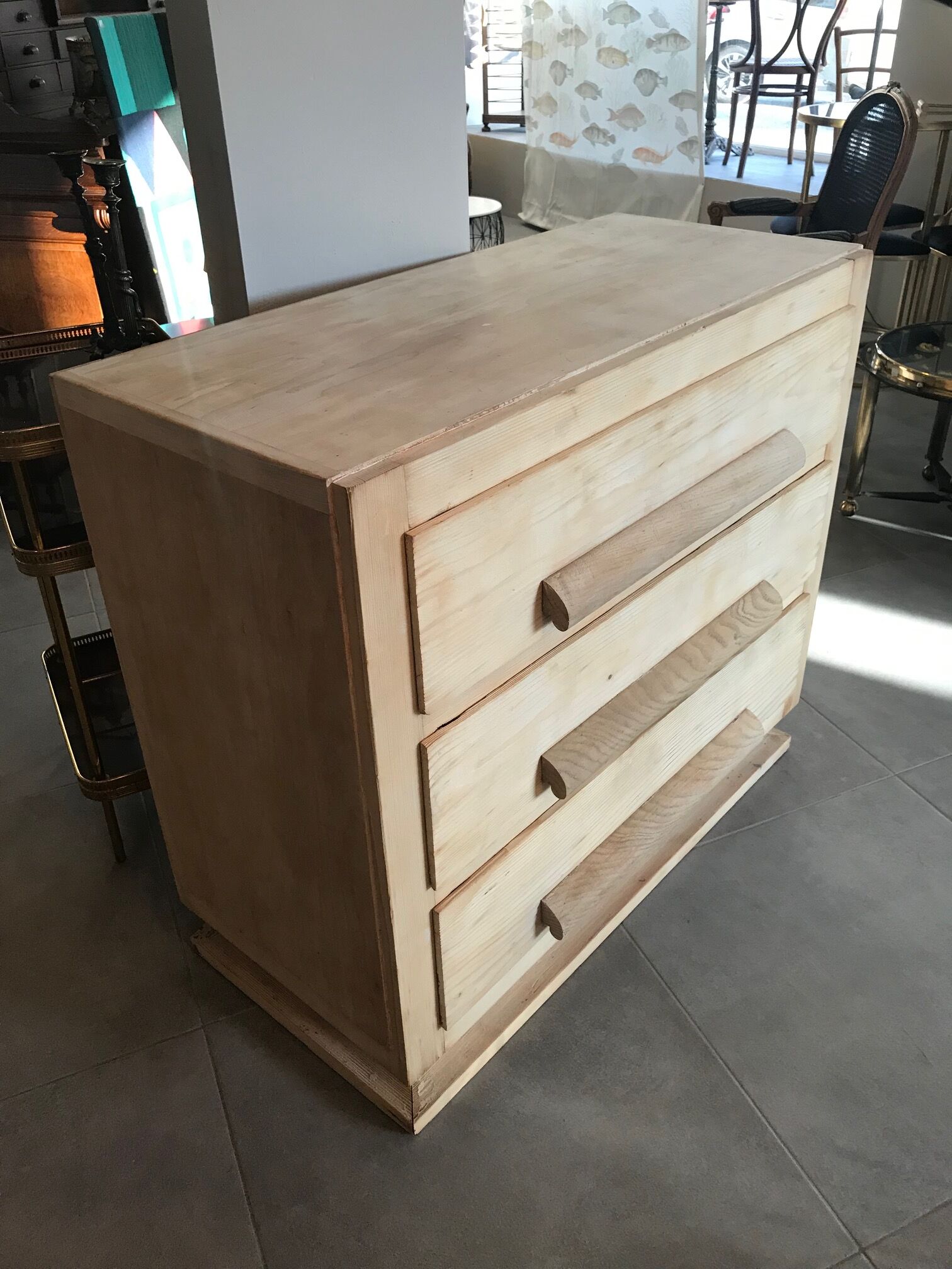 Chest of drawers in fir from the 1940s