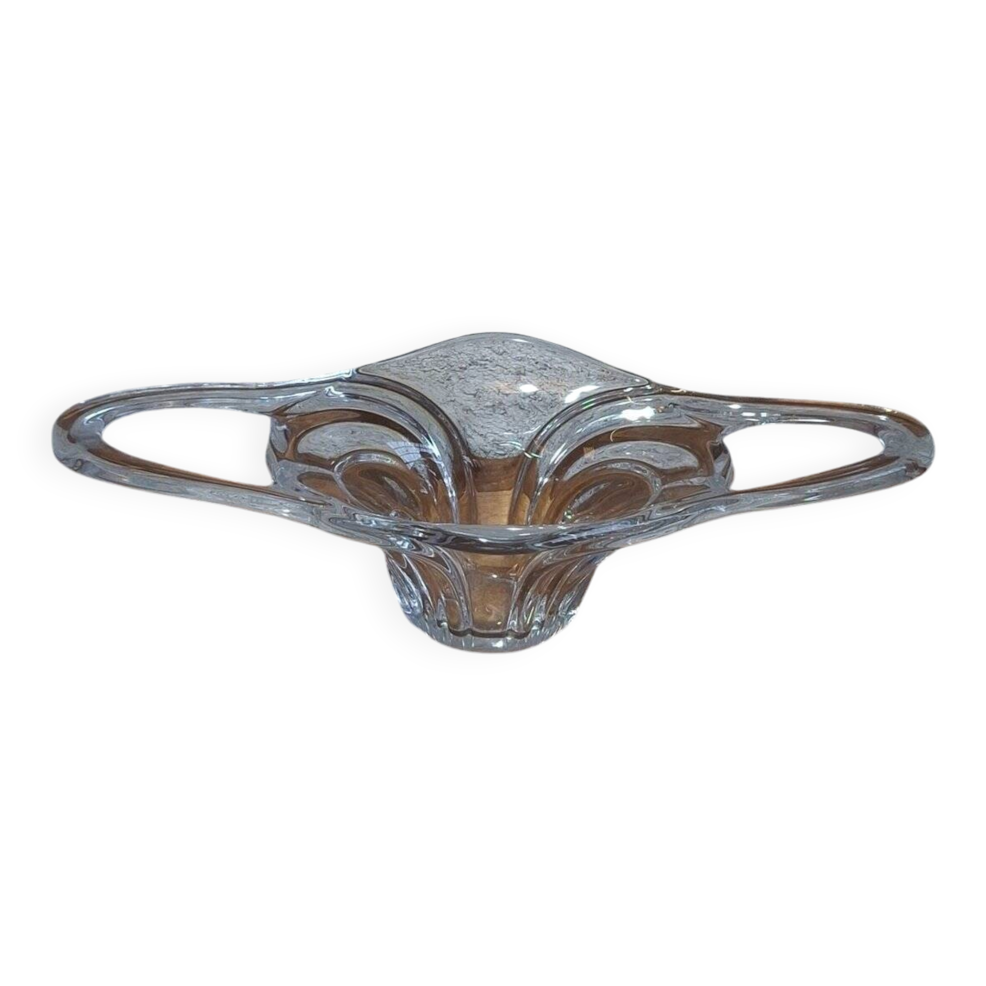Spectacular centrepiece crystal bowl from Vannes, signed.