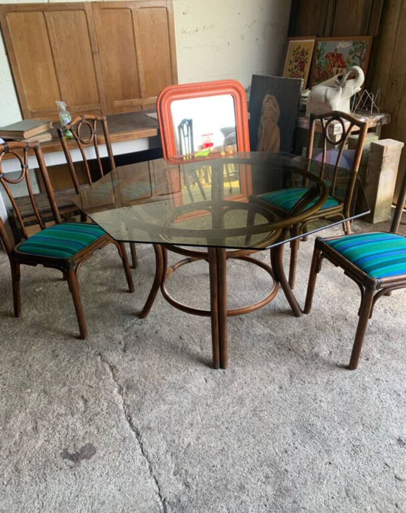 Table et chaises en rotin années 70-80