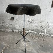 Lot de 2 tables d’appoint vintage italiennes en raphia