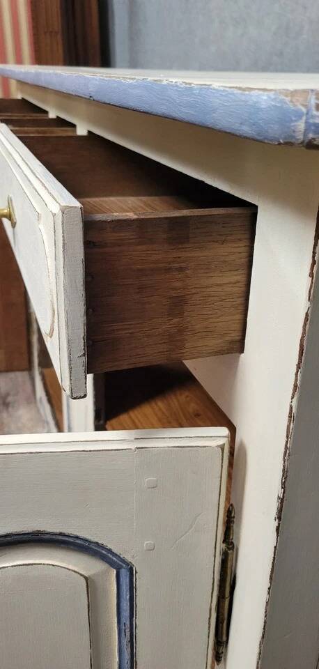 Très grand Buffet d'appui époque Louis XV en bois laqué vers 1750