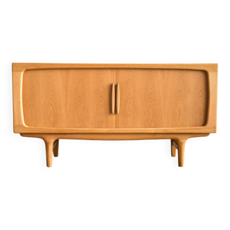 Buffet scandinave Johannes Andersen modèle 240 en chêne, Danemark