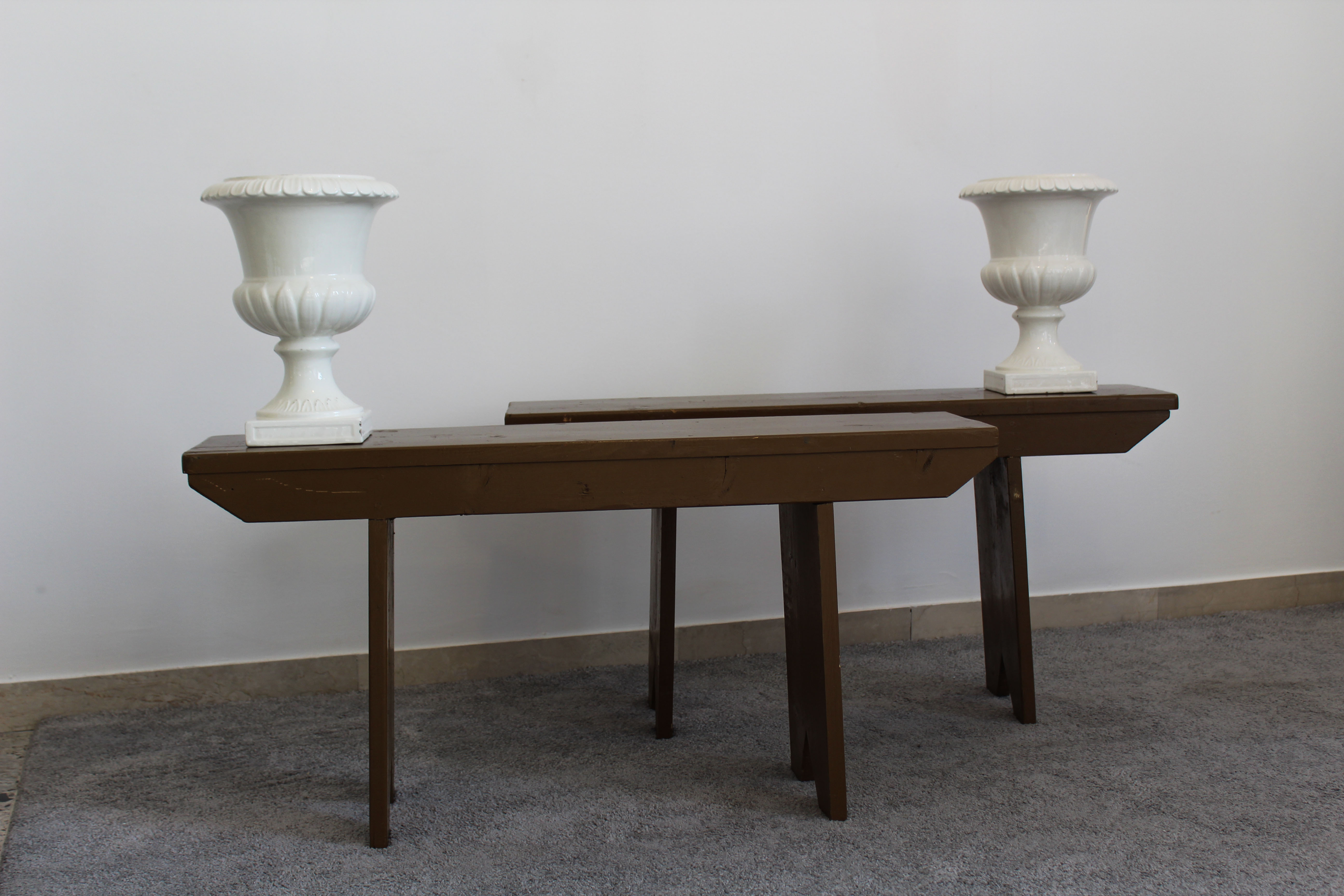 Pair of Capuani Este Vases in white lacquered ceramic, Italy '900