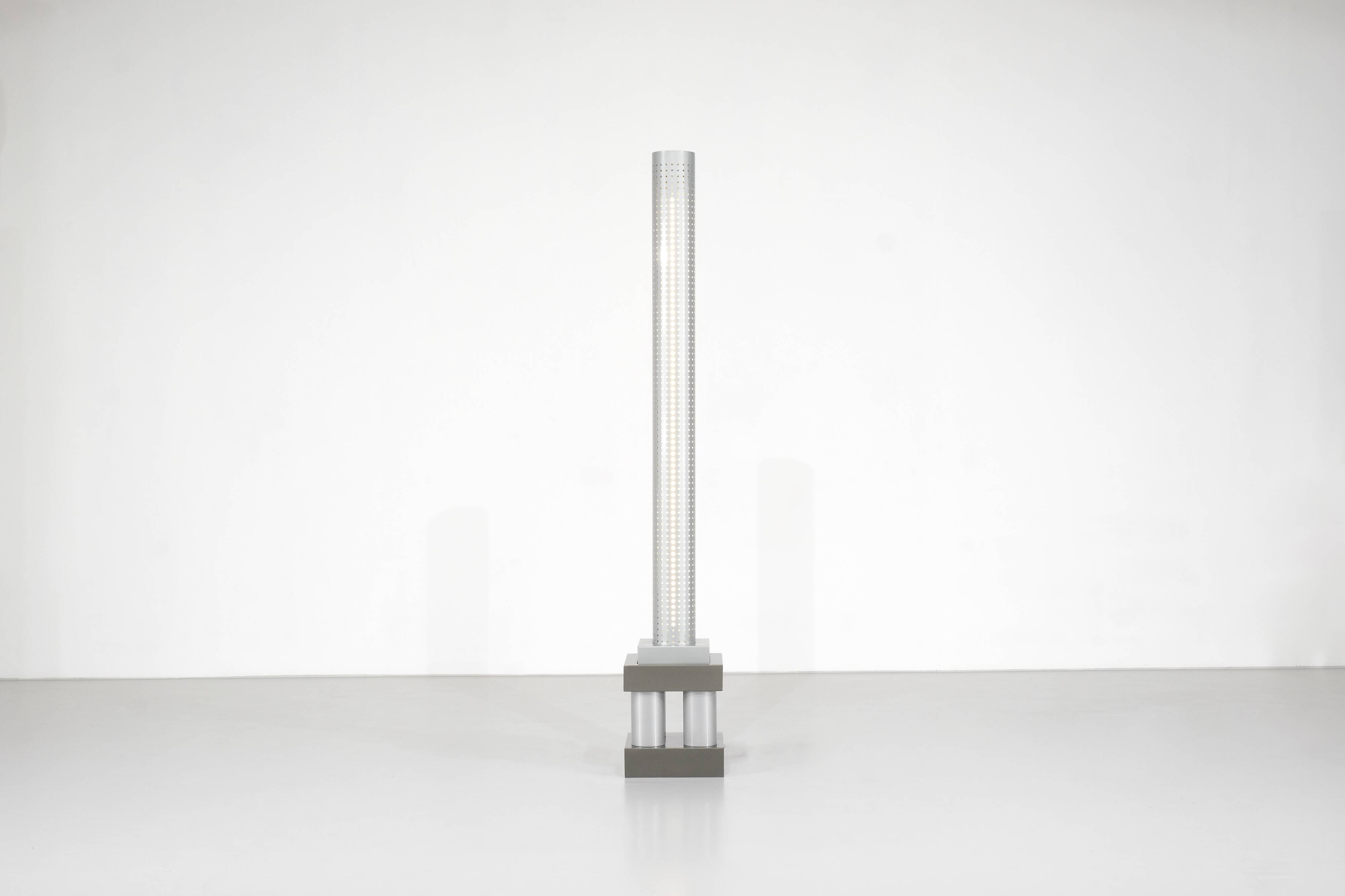 Floor lamp model "Chicago Tribune" in grey and silver enamelled metal, with