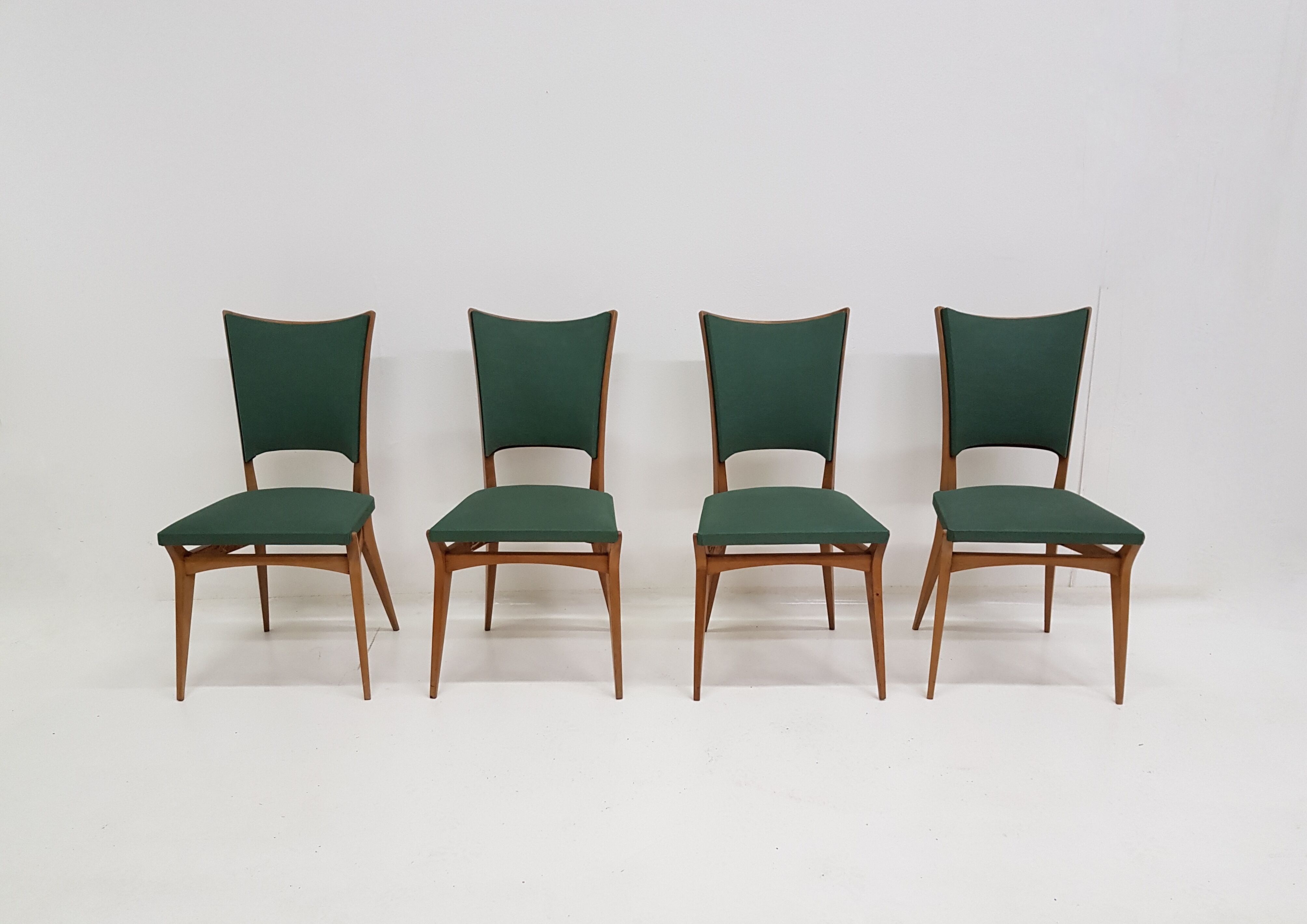 Set of 8 vintage wooden chairs, Italian design of the years 1960/70