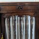 Buffet bas ancien en bois massif