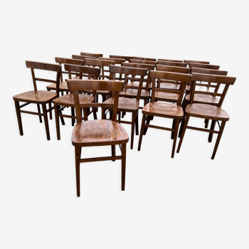 Lot de 21 chaises bistrot Thonet