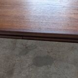 Scandinavian table with extensions