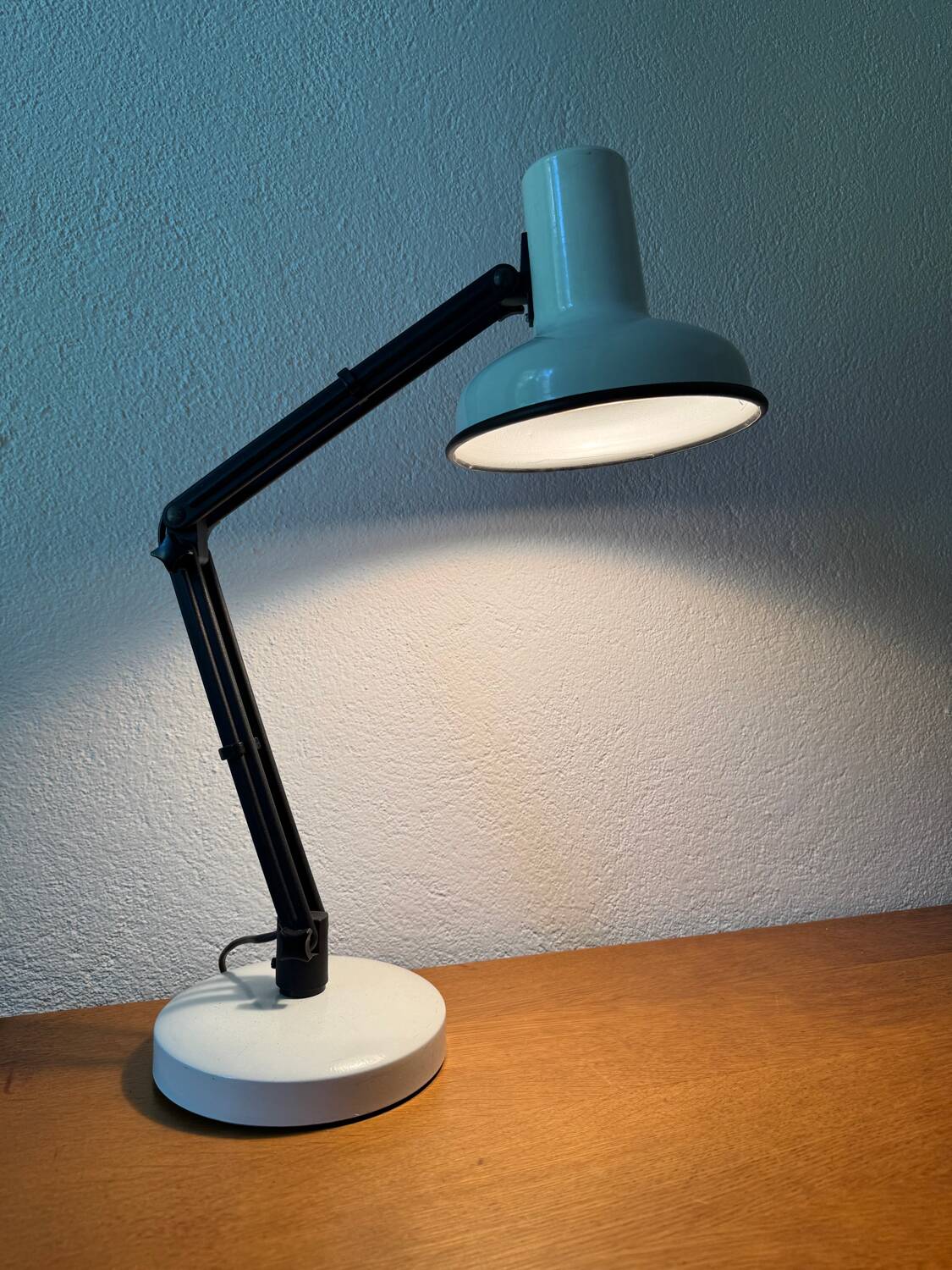 80s Pixar Style Articulated Desk Lamp