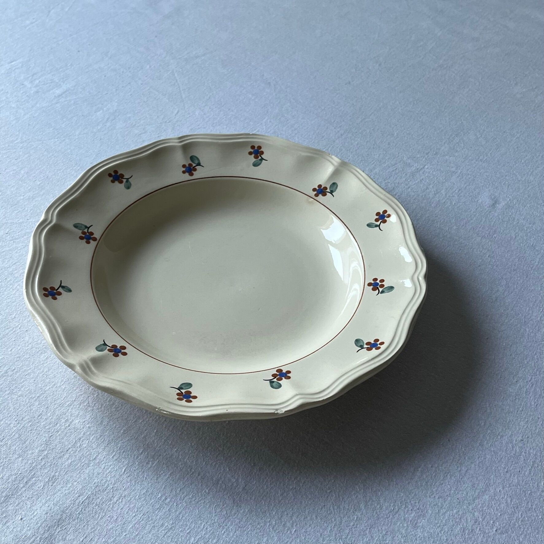 Set of 2 hollow plates Digoin Sarreguemines Arromanches