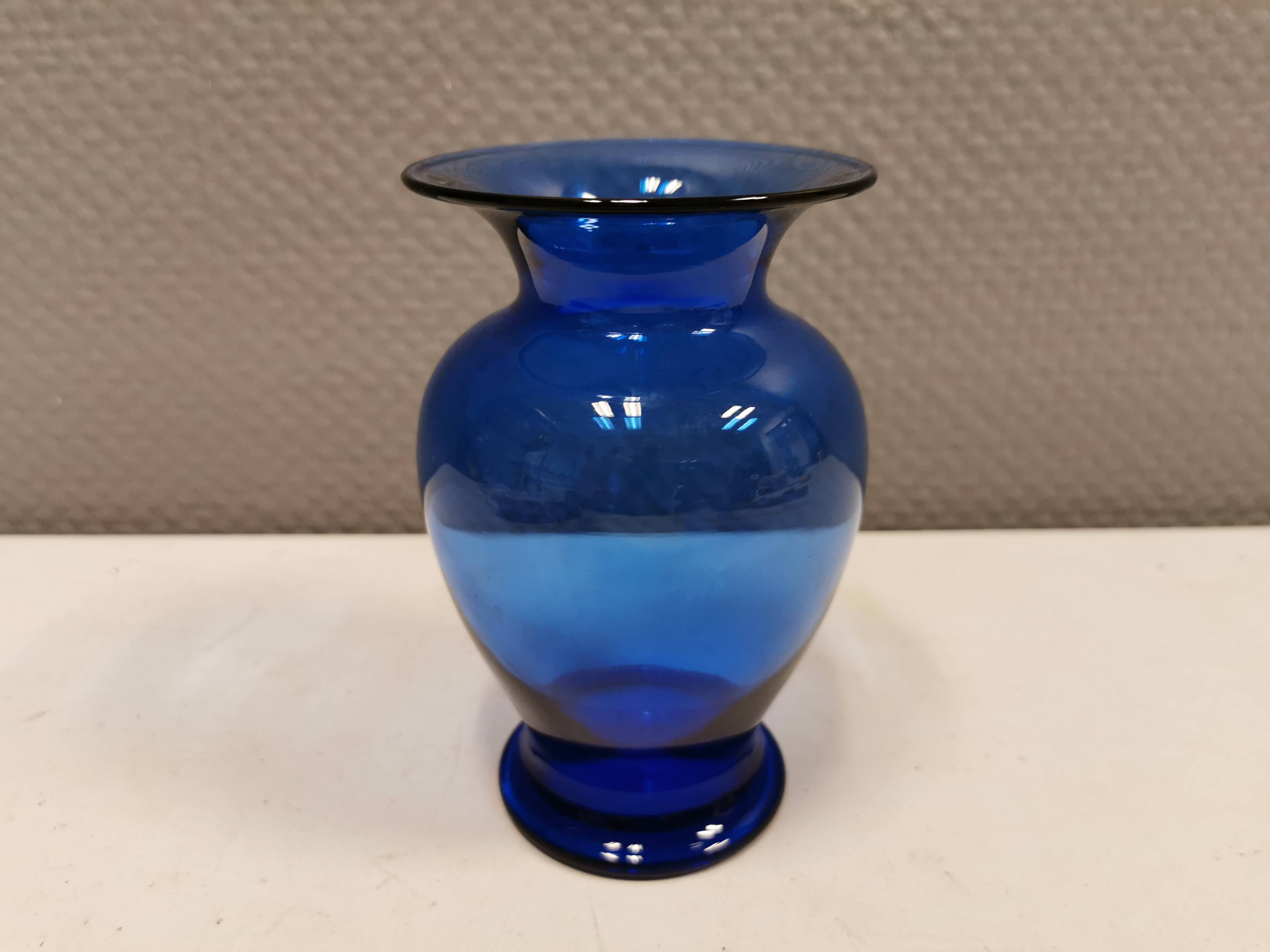 Beautiful amfora vase designed by michael bang for royal copenhagen in 1991