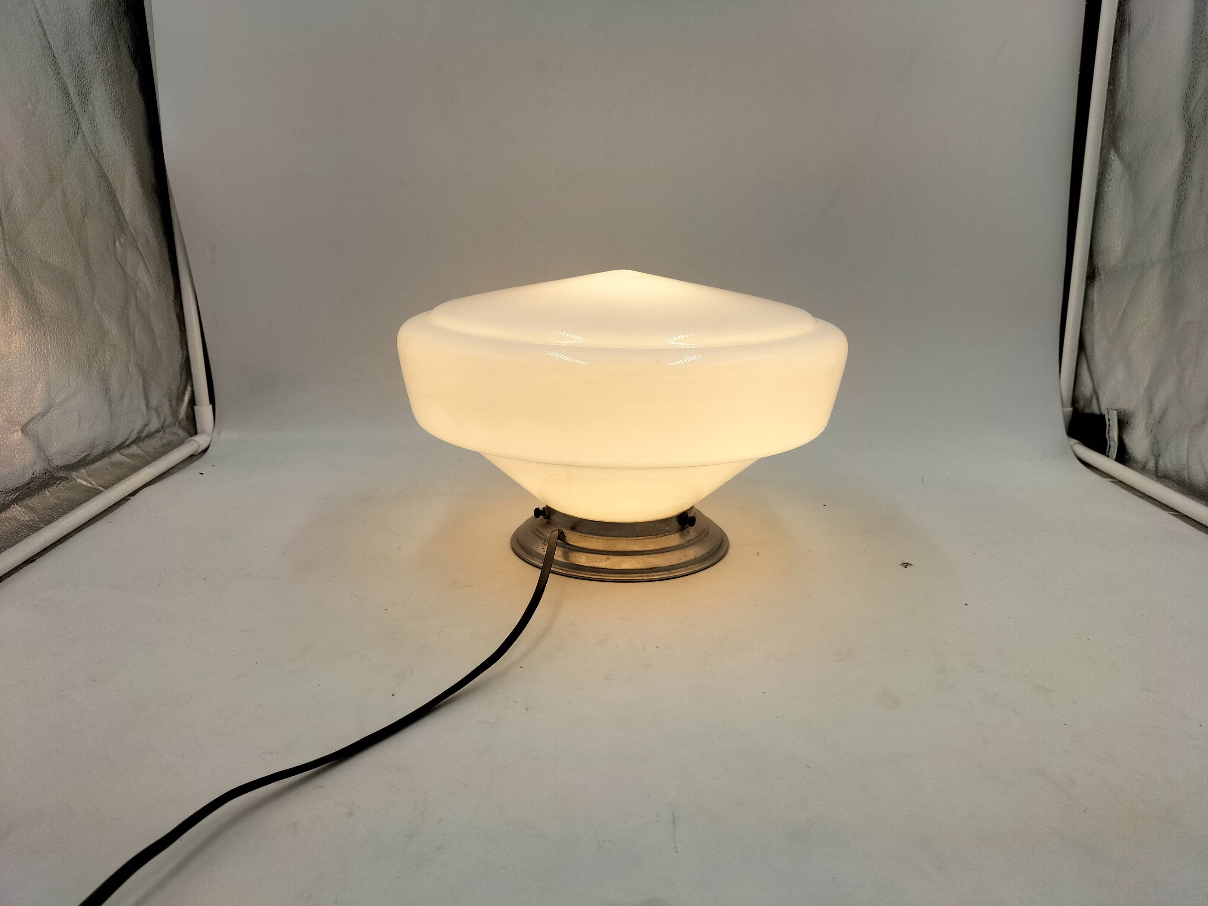 Opaline lamp