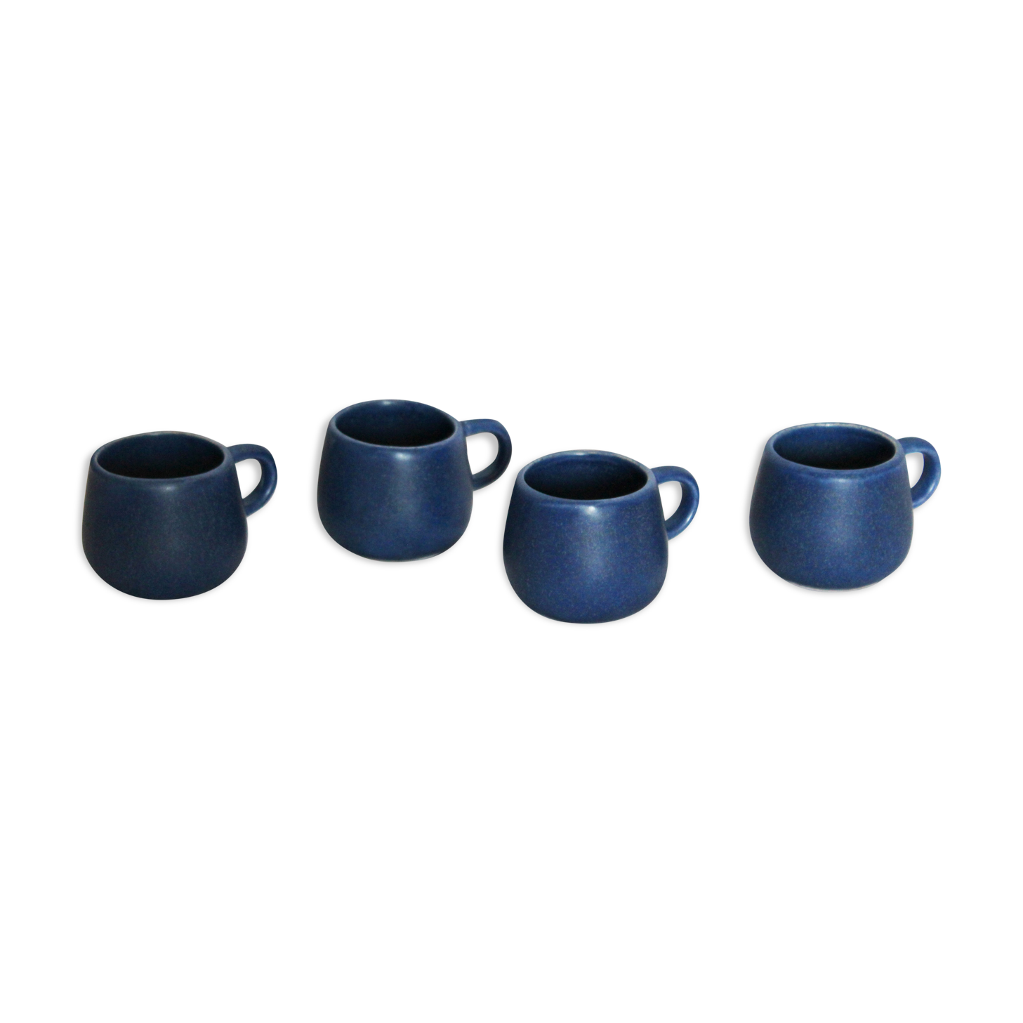 4 blue ceramic cups