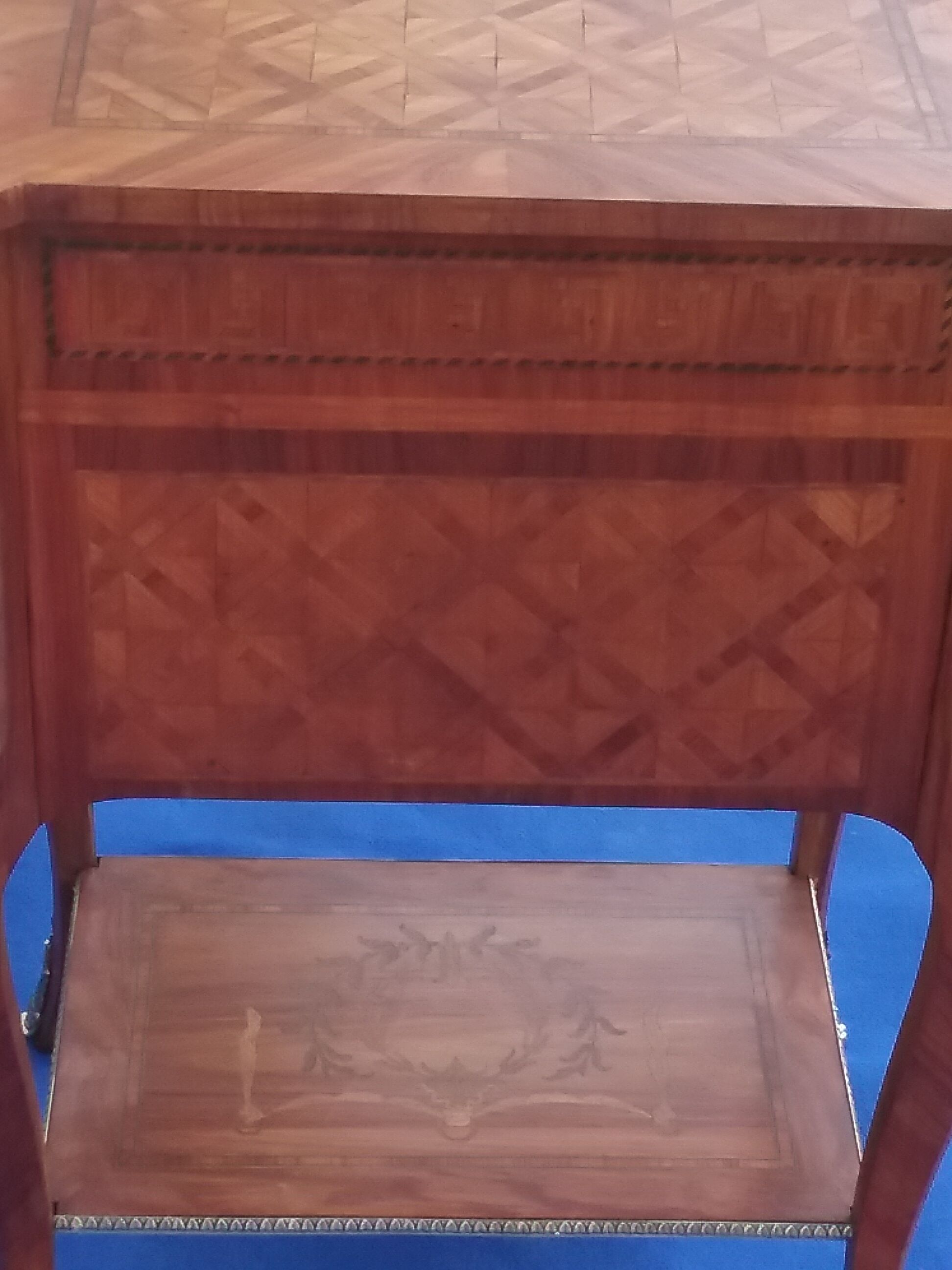 Small marquetry chest of drawers