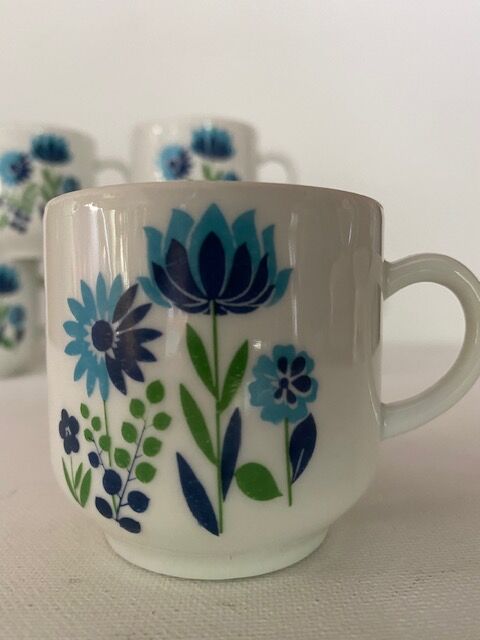 Service à café "BERRY" en porcelaine, à décor de fleurs bleues