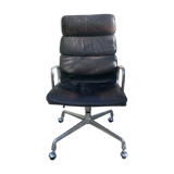 Softpad office chair EA216 by Charles Eames