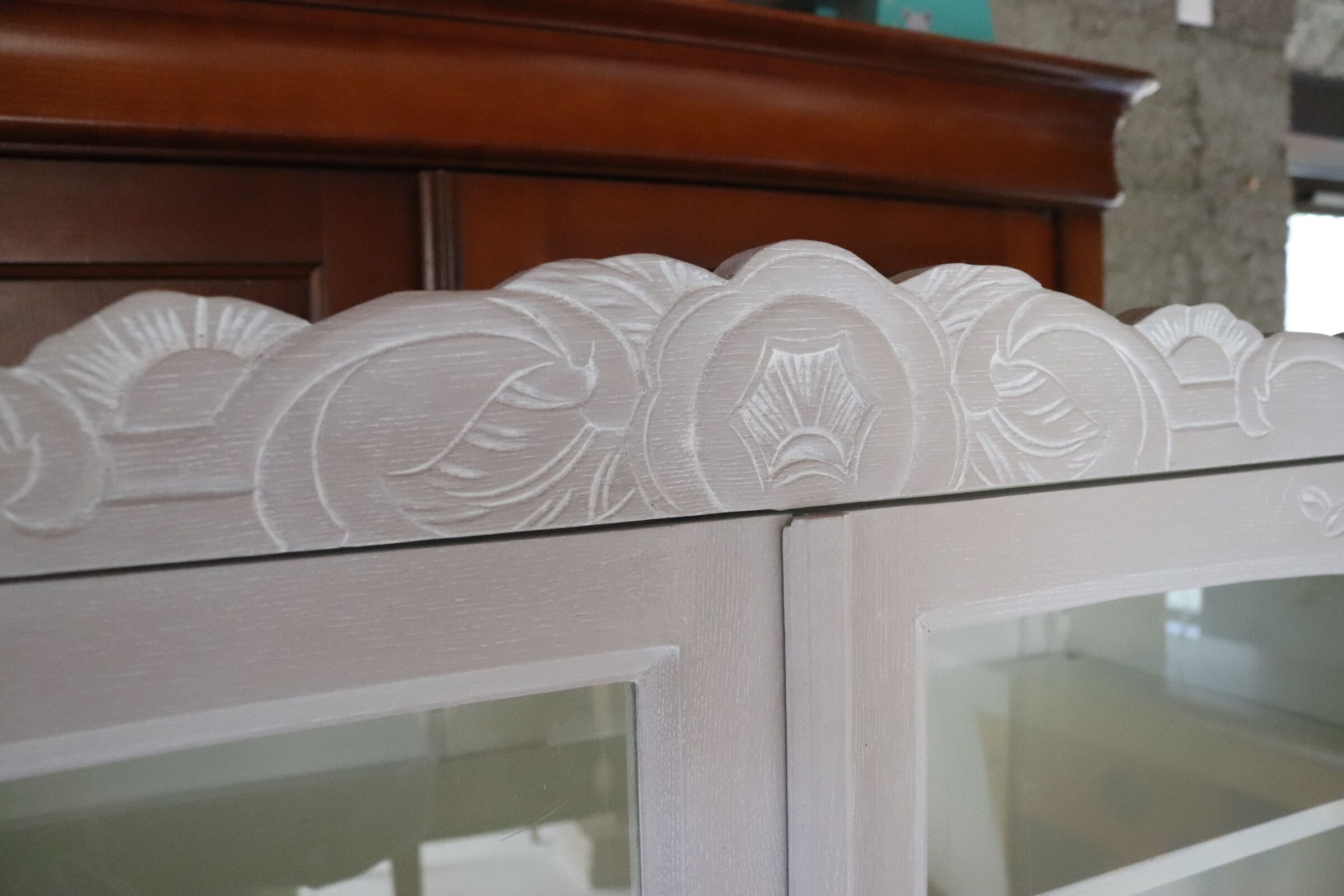 Glass library restyled linen cerusé