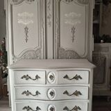 Louis XV style crossbow-shaped commode