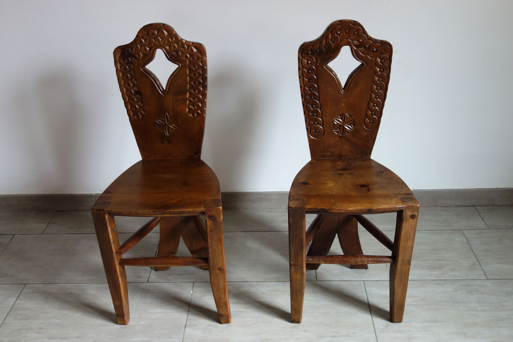 Chair folk art Queyras