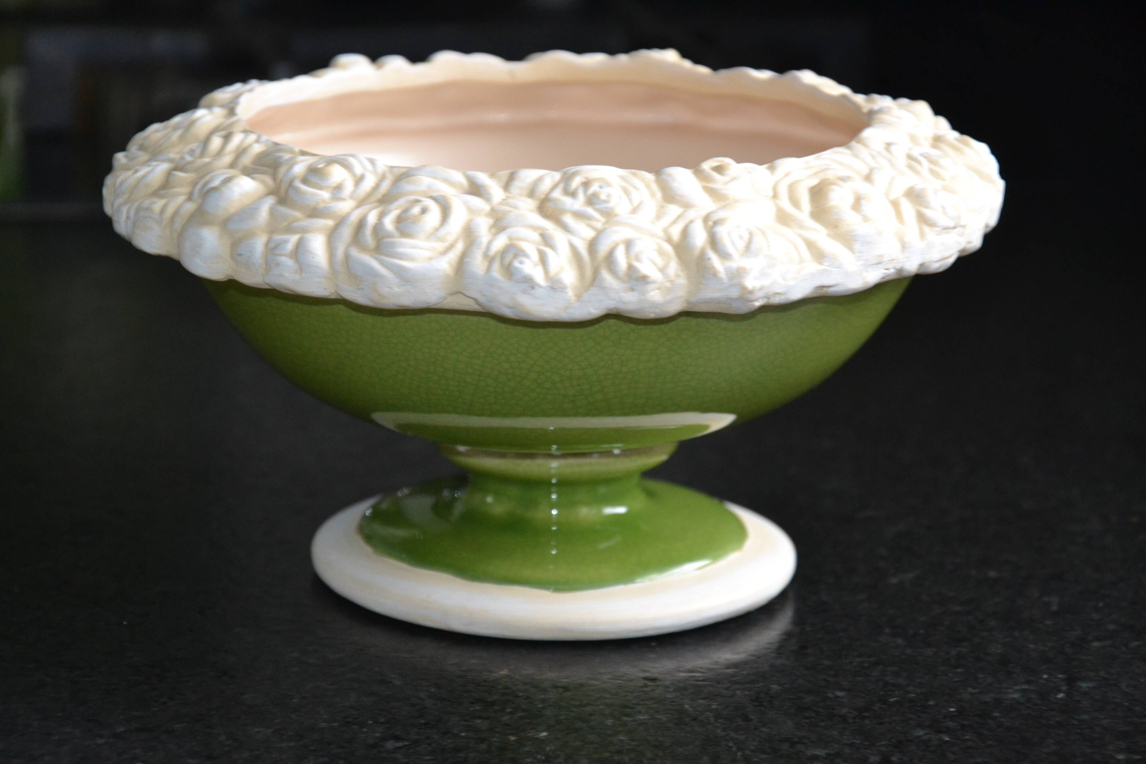 Fruit bowl in enamelled earthenware and sculpted biscuit