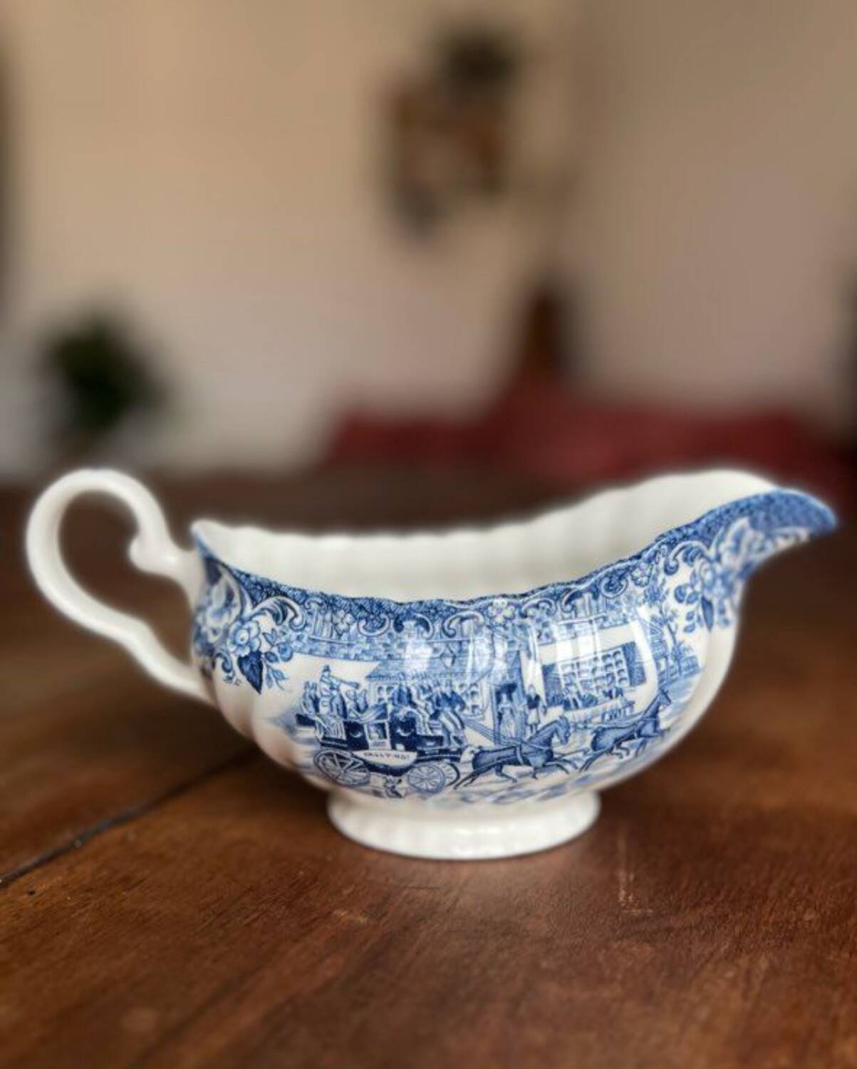 Saucier en faïence bleu de Enoch Wedgwood - Royal Homes of Britain