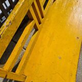 Banc d'écolier en bois jaune, années 60