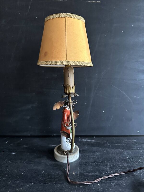 Lampe ancienne figurine marquis en porcelaine, 1940
