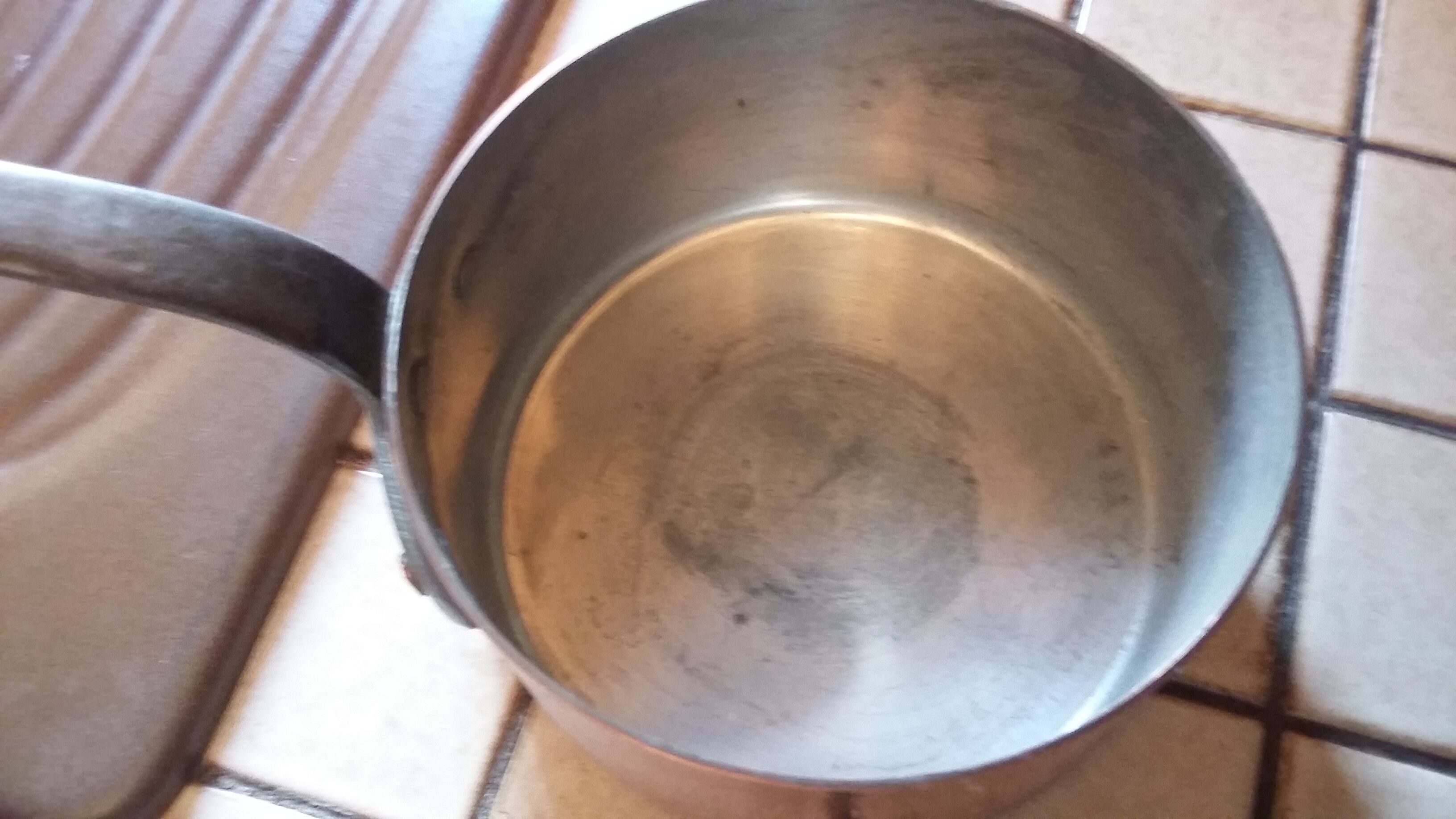 5 casseroles en cuivre