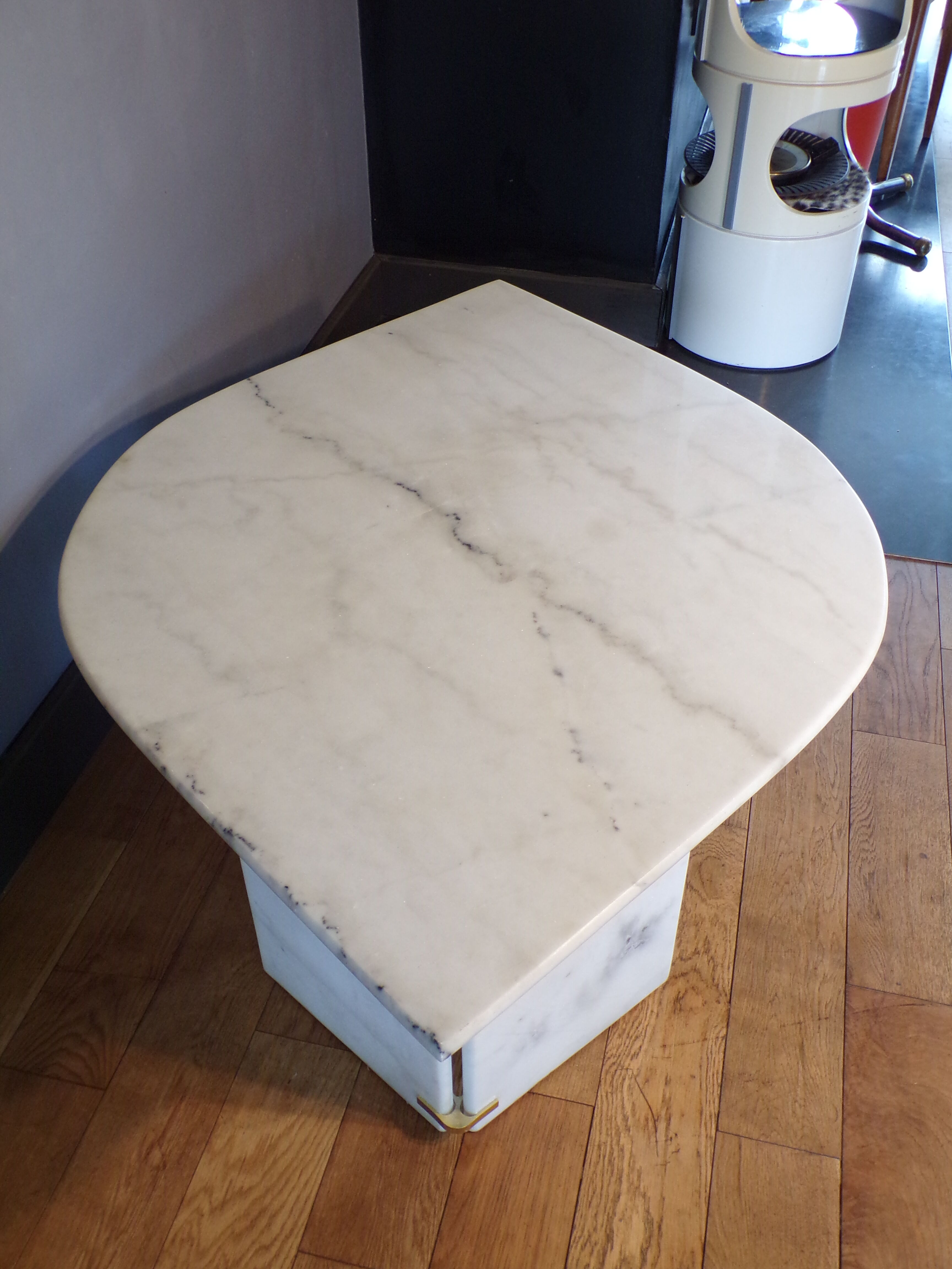 White marble eye coffee table