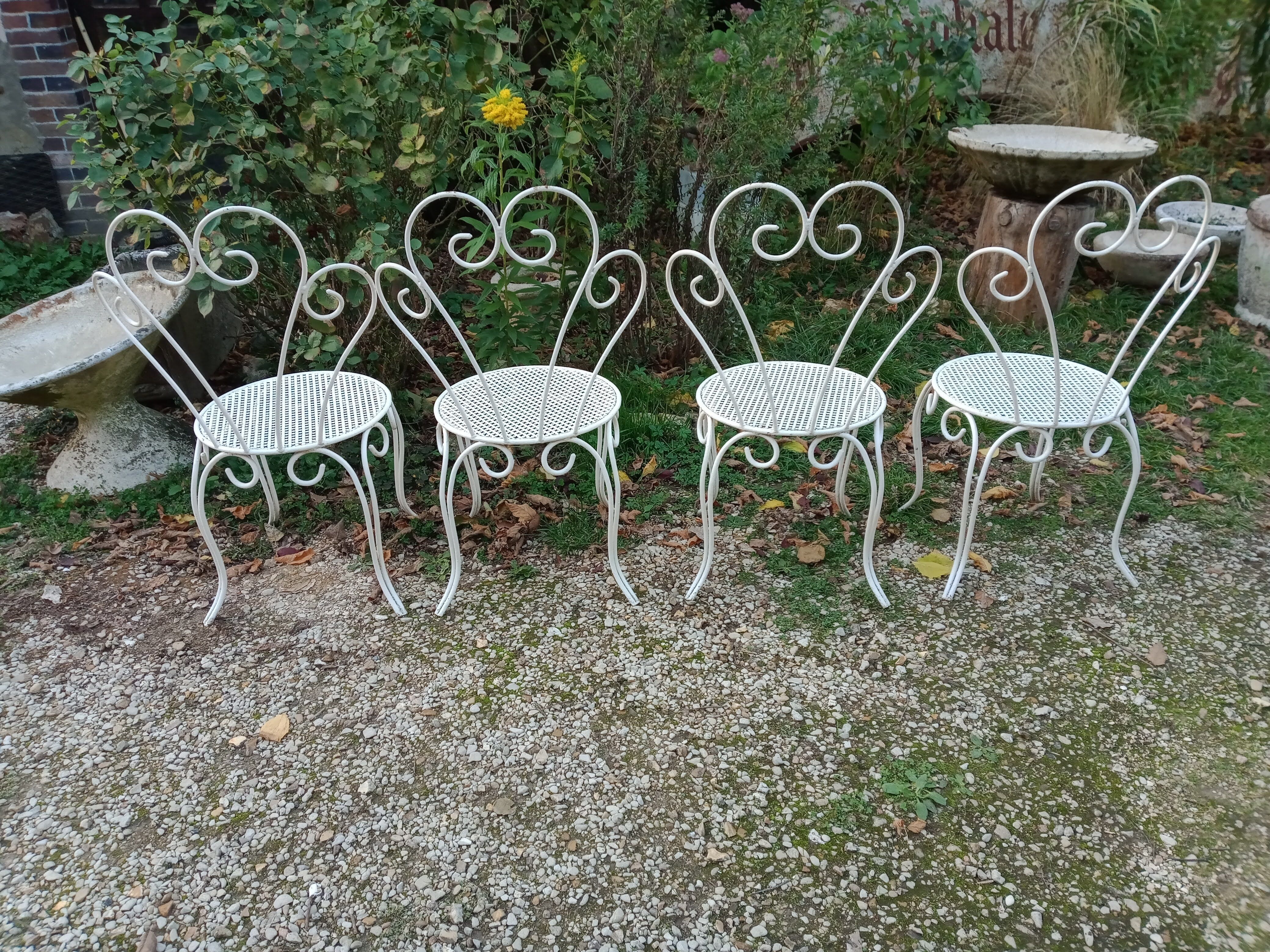 Metal garden furniture