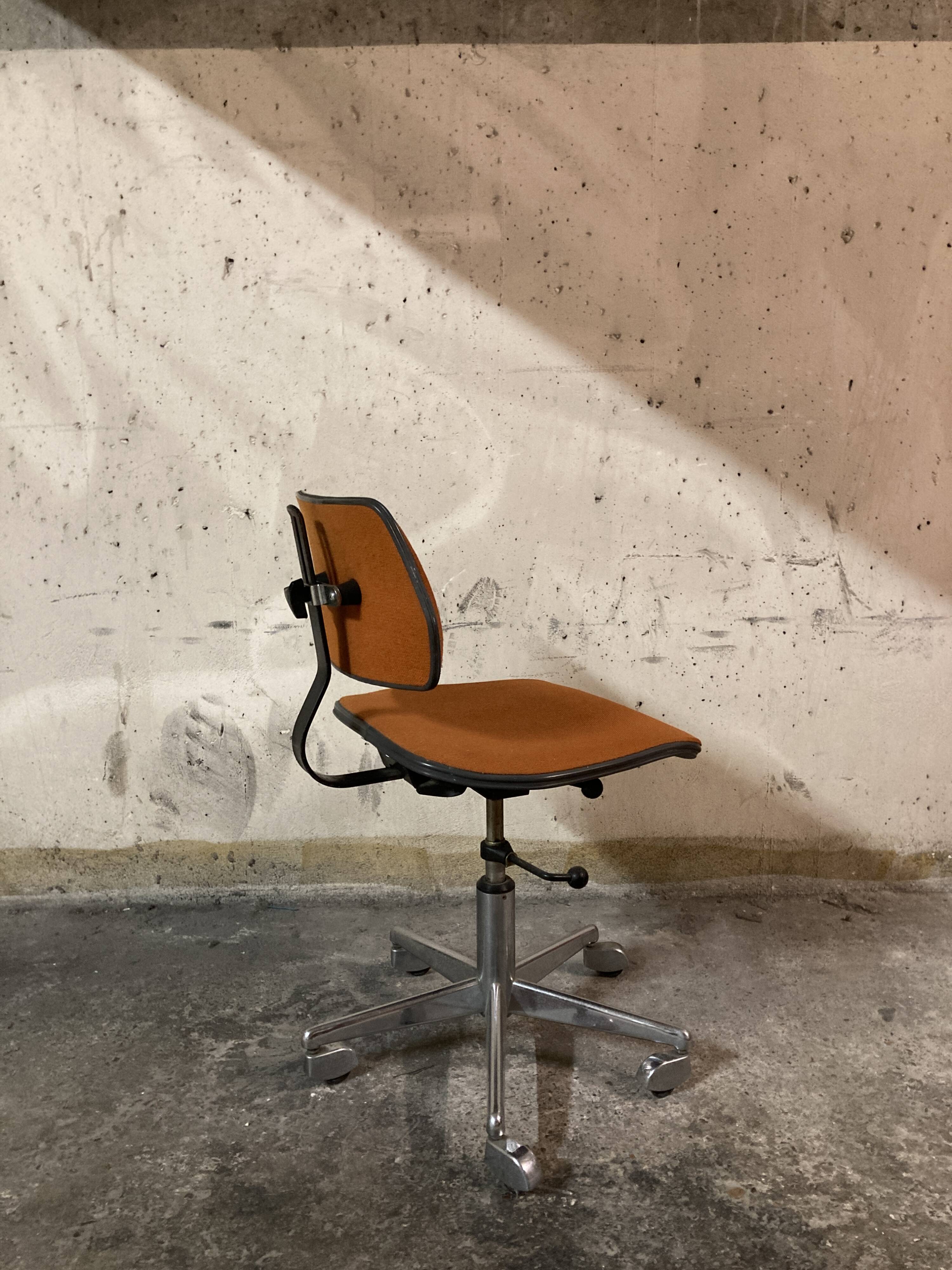 Chaise de bureau orange Jorgen Rasmussen 50-60's Labofa Mobler