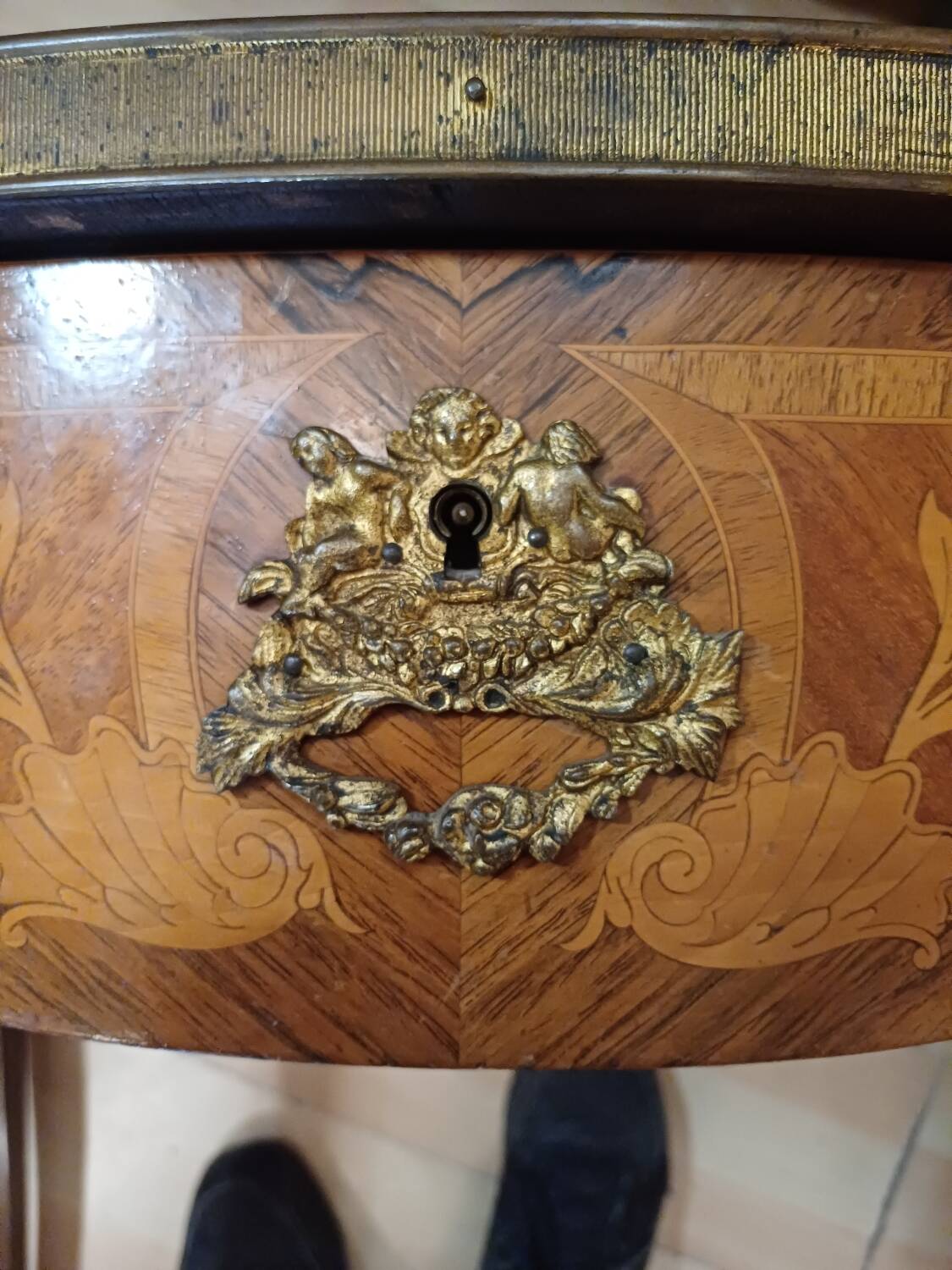 Table, drop-leaf desk "fully marquetry, Louis XV style, Period