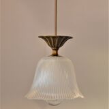 Suspension in striated glass and gilded metal