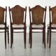 Ensemble de quatre chaises de bistro antiques de la fin du 19e/début du 20e siècle.