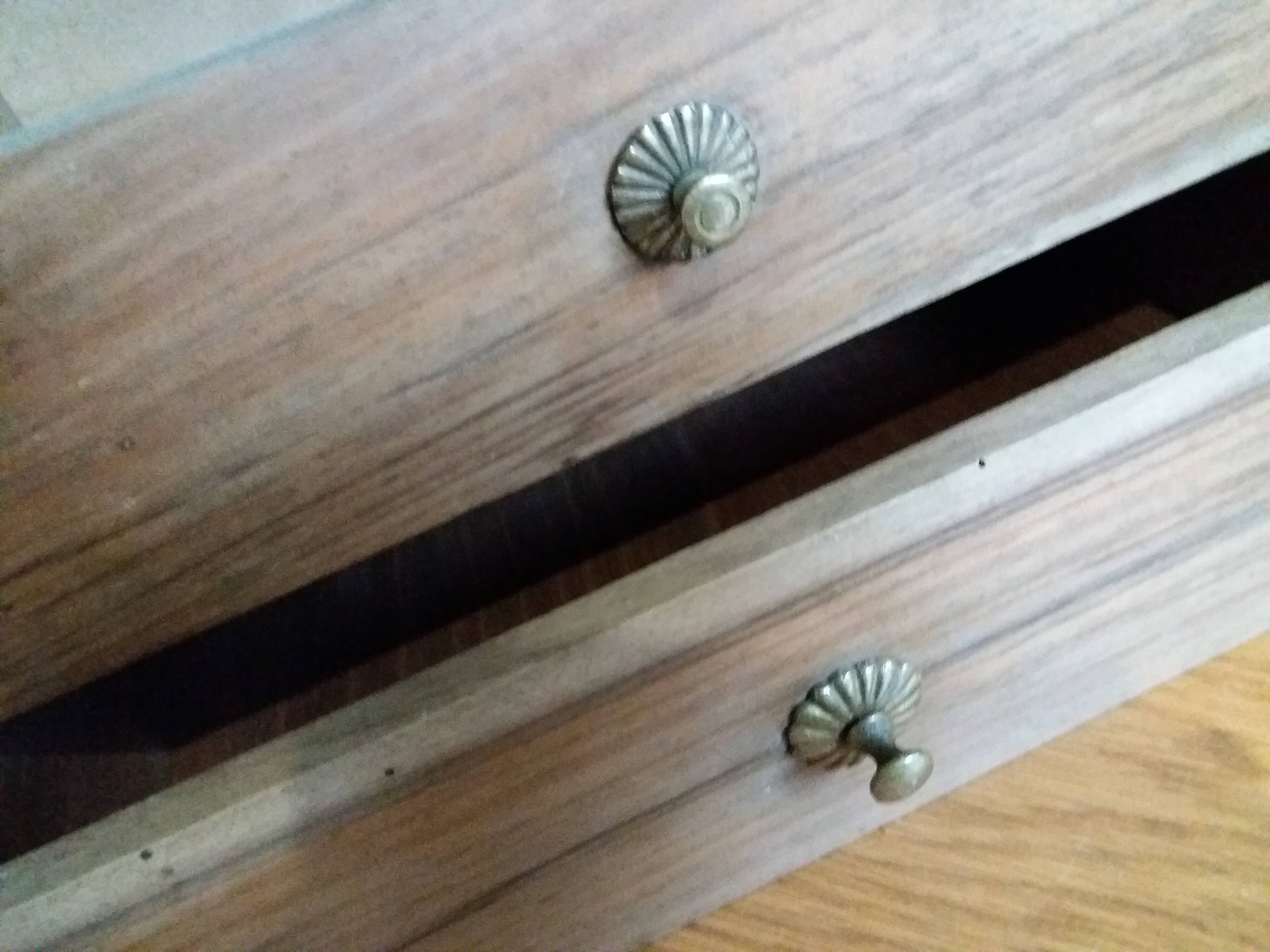 2 wooden drawers 33 x 27