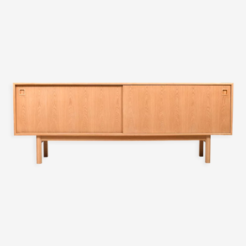 Danish sideboard model no.21 in oak by Omann Jun