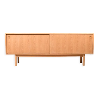 Danish sideboard model no.21 in oak by Omann Jun