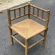 Chaise d’angle en bois tourné