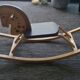 Cheval.en bois à bascule