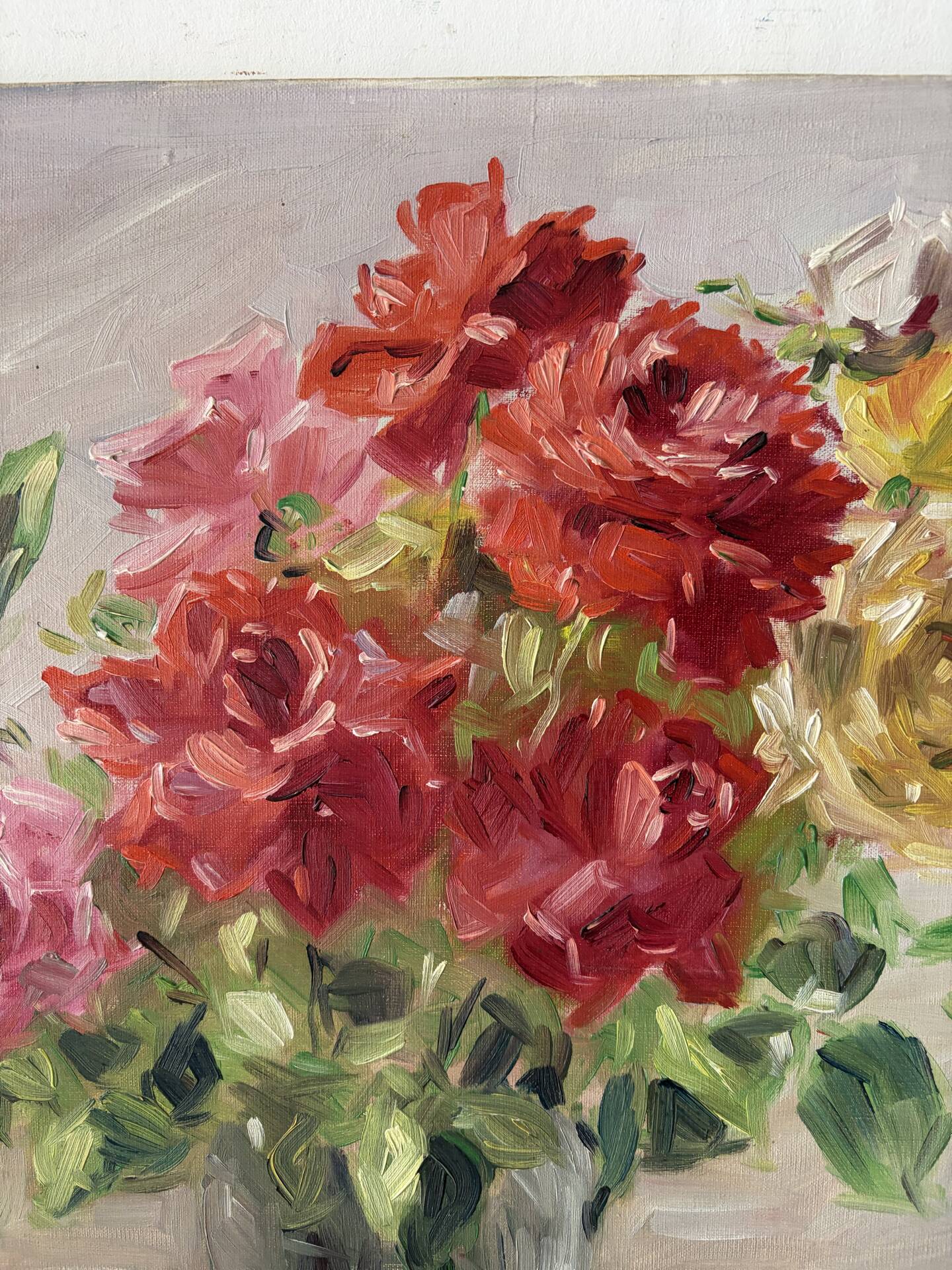 Bouquet of roses in a glass vase, oil on canvas signed