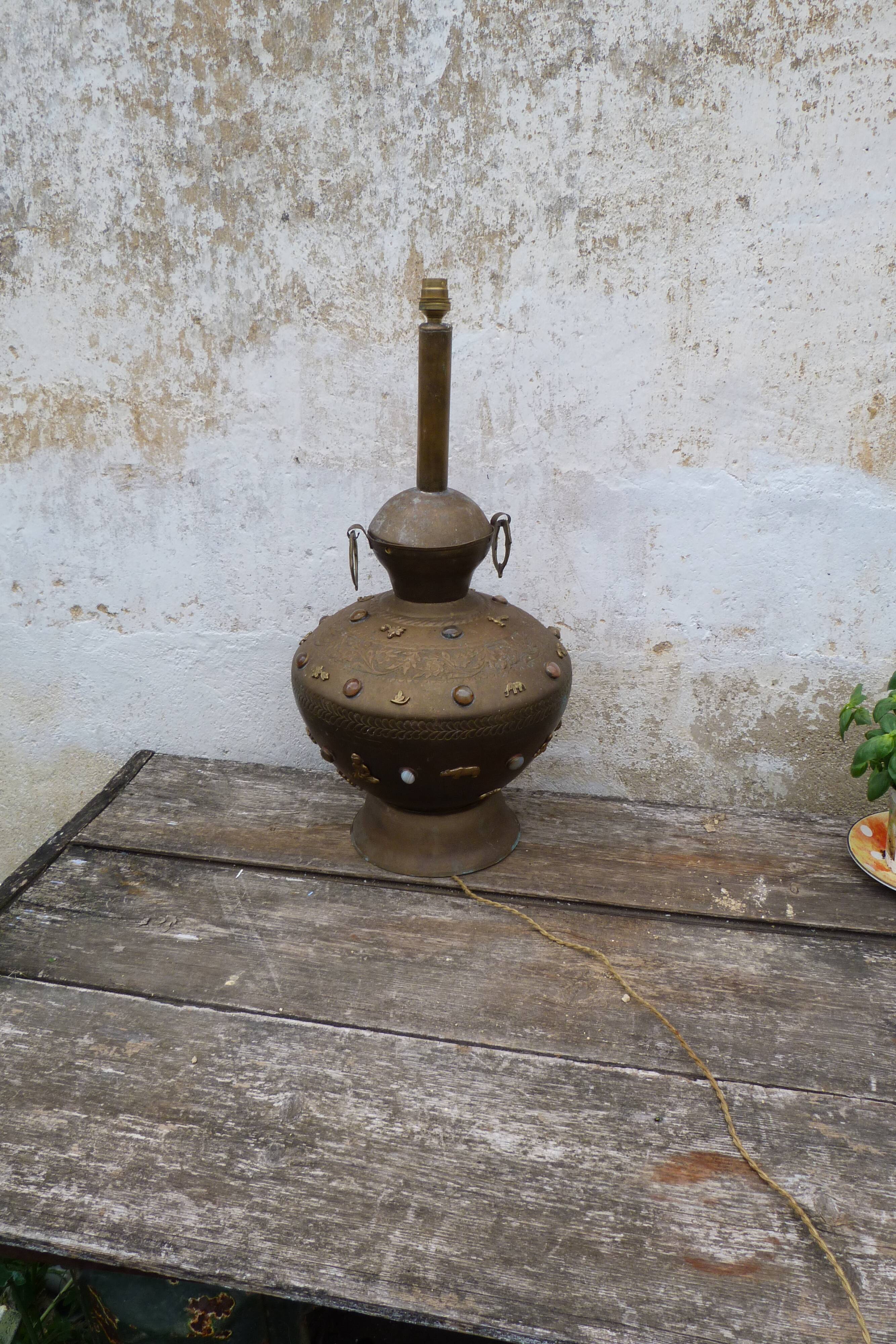 Pot in hammered copper and natural stones mounted in lamp india asia