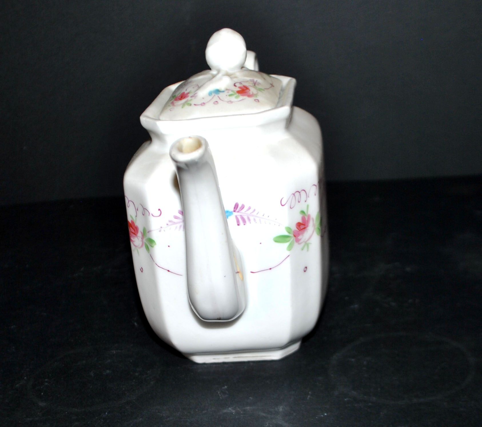 Old Paris porcelain herbal tea pot – hand-painted polychrome decoration, 19th century