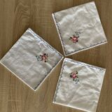 Lot 3 serviettes vintages motifs fleurs