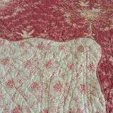 Quilted floral bedspread
