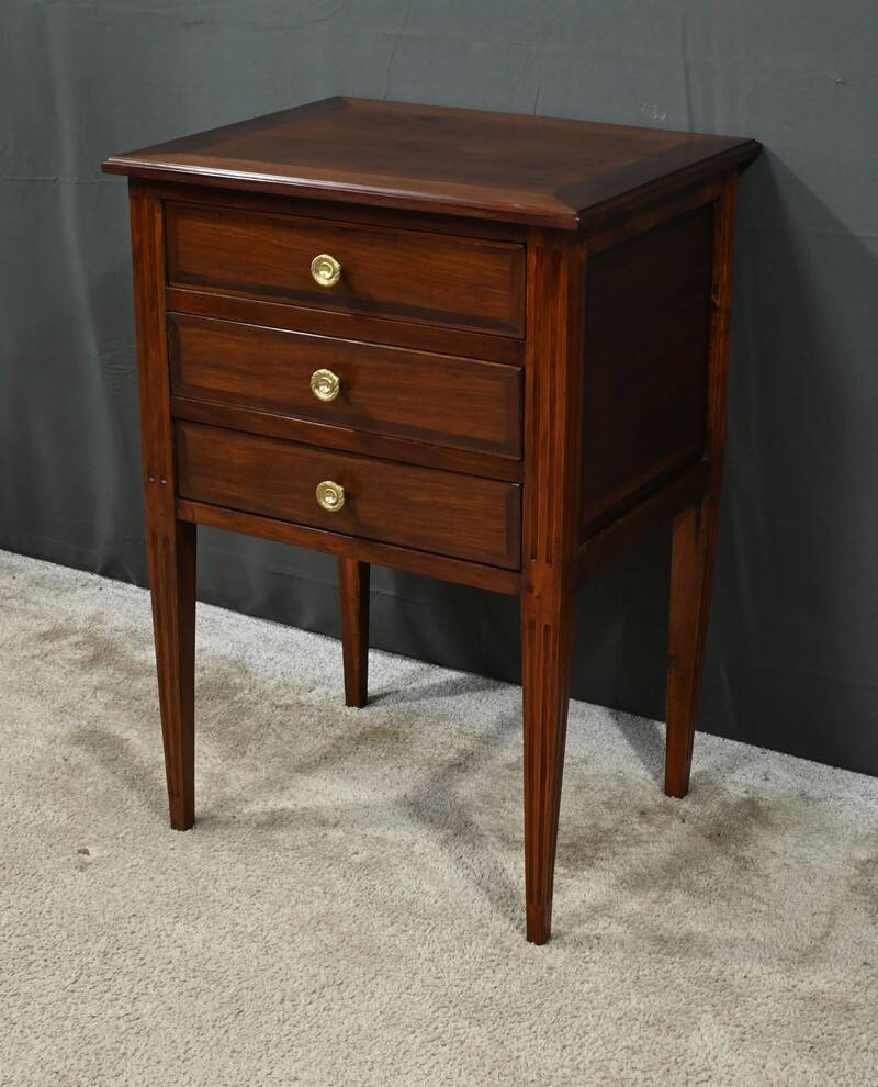 Mahogany chest of drawers, Louis XVI period – Late 18th century